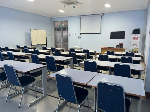Ruang Kelas Ber-AC Modern